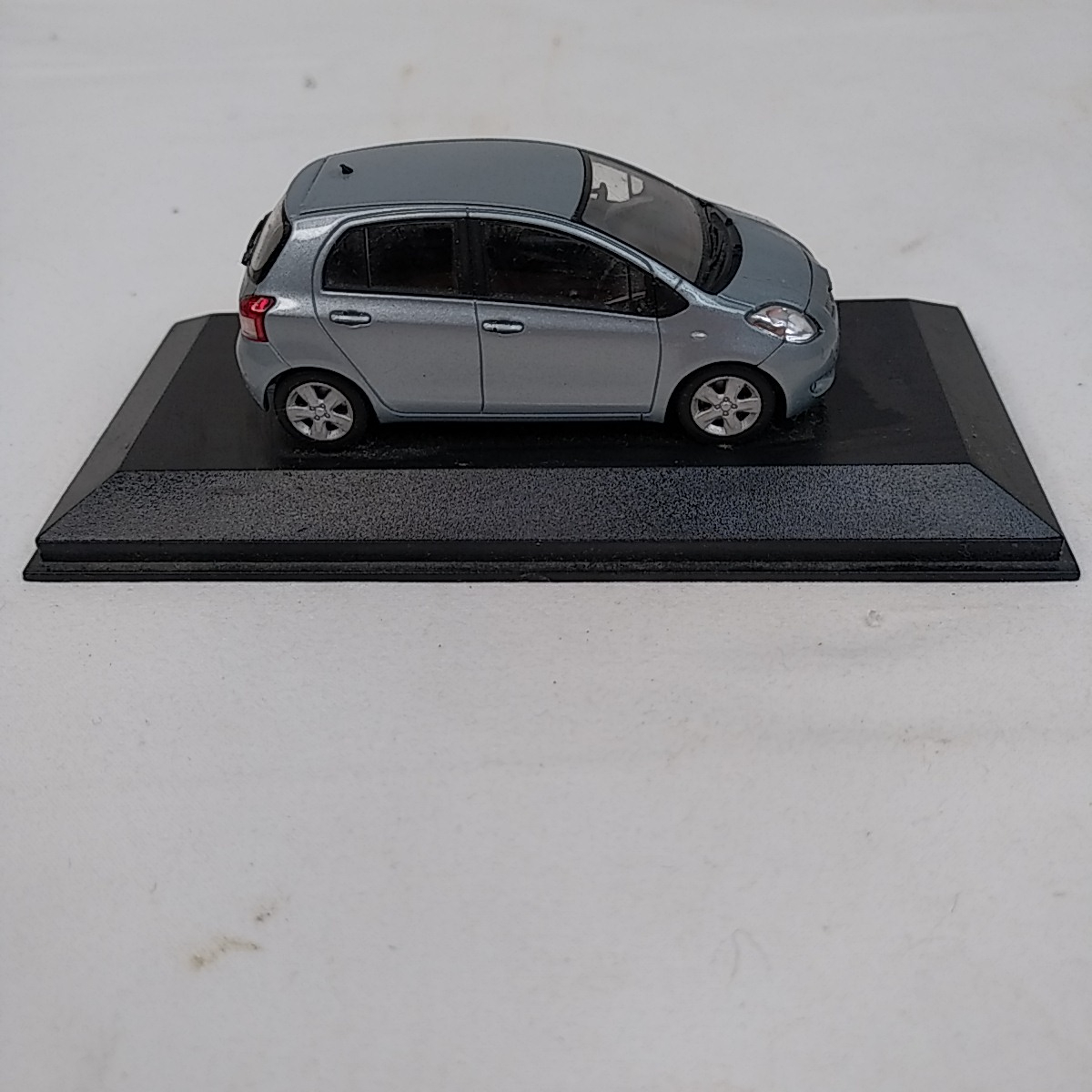 Voiture miniature Toyota Yaris - Minichamps État correct - Vue 5 - 